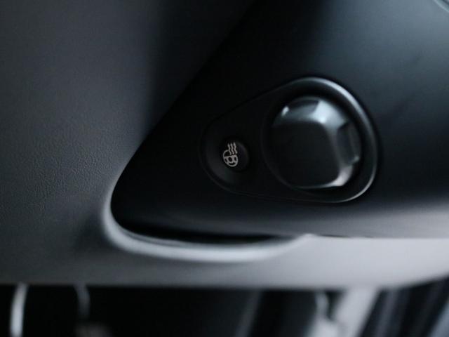 Ｓ８ ベースグレード　Ｖ８ターボ　後期型　右Ｈ正規Ｄ車　ガラスＳＲ　黒革　シートヒーター＆ベンチレーター　４ゾーンＡＣ　ＭＭＩナビ　ＢＯＳＥサウンド　全周カメラ＆パークアシスト　ＡＣＣ　サイド＆レーンアシスト　マトリクスＬＥＤ　電動トランク　純正２１ＡＷ（34枚目）
