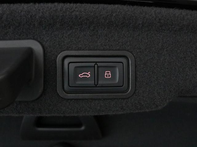 Ｓ８ ベースグレード　Ｖ８ターボ　後期型　右Ｈ正規Ｄ車　ガラスＳＲ　黒革　シートヒーター＆ベンチレーター　４ゾーンＡＣ　ＭＭＩナビ　ＢＯＳＥサウンド　全周カメラ＆パークアシスト　ＡＣＣ　サイド＆レーンアシスト　マトリクスＬＥＤ　電動トランク　純正２１ＡＷ（42枚目）