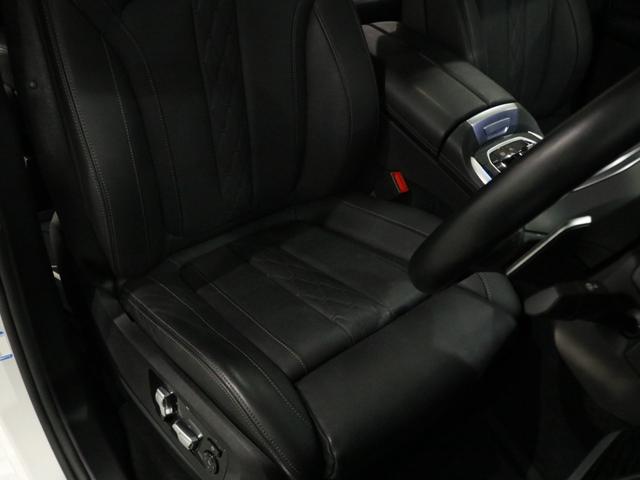 Ｘ７ Ｍ５０ｉ　セレクト＆ウェルネスＰＫＧ　スカイラウンジＰＳＲ　黒革　シートヒーター＆ベンチレーター　６人乗り　５ゾーンＡＣ　ナビ　ｈａｒｍａｎ／ｋａｒｄｏｎ＆リアエンターテイメント　３Ｄビュー＆ＨＵＤ　Ｐアシスト＆Ｄアシスト　青キャリパー純正２２ＡＷ　禁煙１オナ（5枚目）