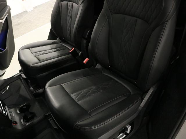 Ｘ７ Ｍ５０ｉ　セレクト＆ウェルネスＰＫＧ　スカイラウンジＰＳＲ　黒革　シートヒーター＆ベンチレーター　６人乗り　５ゾーンＡＣ　ナビ　ｈａｒｍａｎ／ｋａｒｄｏｎ＆リアエンターテイメント　３Ｄビュー＆ＨＵＤ　Ｐアシスト＆Ｄアシスト　青キャリパー純正２２ＡＷ　禁煙１オナ（8枚目）