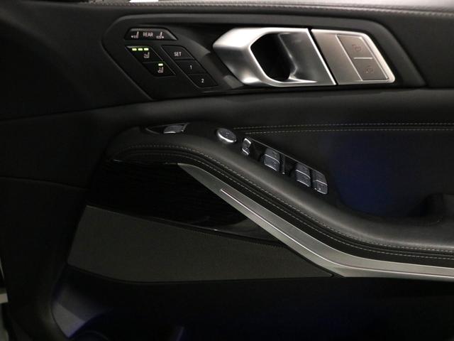 Ｘ７ Ｍ５０ｉ　セレクト＆ウェルネスＰＫＧ　スカイラウンジＰＳＲ　黒革　シートヒーター＆ベンチレーター　６人乗り　５ゾーンＡＣ　ナビ　ｈａｒｍａｎ／ｋａｒｄｏｎ＆リアエンターテイメント　３Ｄビュー＆ＨＵＤ　Ｐアシスト＆Ｄアシスト　青キャリパー純正２２ＡＷ　禁煙１オナ（23枚目）