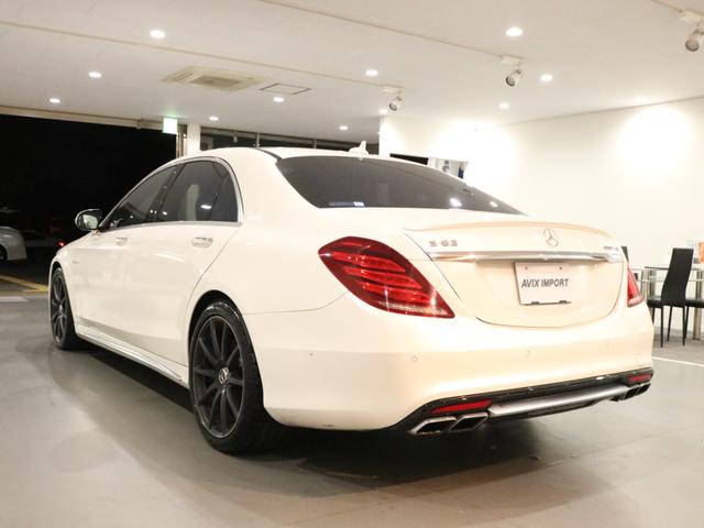 Ｓクラス Ｓ６３　ＡＭＧロング　ＡＭＧダイナミック＆ショーファーＰＫＧ　パノラマＳＲ　茶革　全席シートヒーター＆ベンチレーター　純正ナビ　Ｂｕｒｍｅｓｔｅｒ＆リアエンターテイメント　全周Ｃ＆ＰＴＳ　ＨＵＤ＆ＲＳＰ　ナイトビュー　社外可変マフラー　赤キャリパー　専用２１ＡＷ（2枚目）