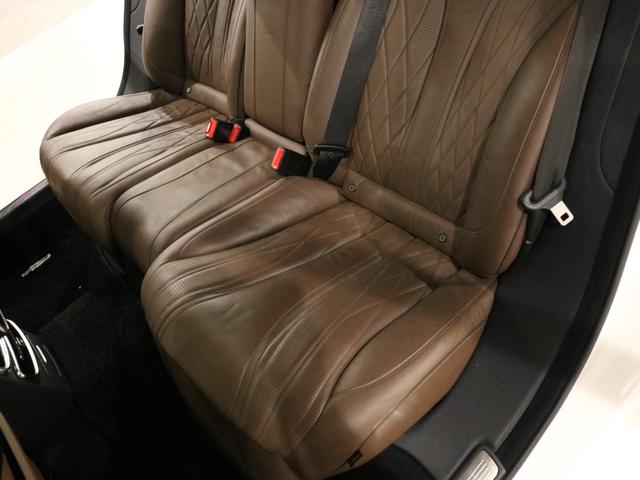 Ｓクラス Ｓ６３　ＡＭＧロング　ＡＭＧダイナミック＆ショーファーＰＫＧ　パノラマＳＲ　茶革　全席シートヒーター＆ベンチレーター　純正ナビ　Ｂｕｒｍｅｓｔｅｒ＆リアエンターテイメント　全周Ｃ＆ＰＴＳ　ＨＵＤ＆ＲＳＰ　ナイトビュー　社外可変マフラー　赤キャリパー　専用２１ＡＷ（8枚目）