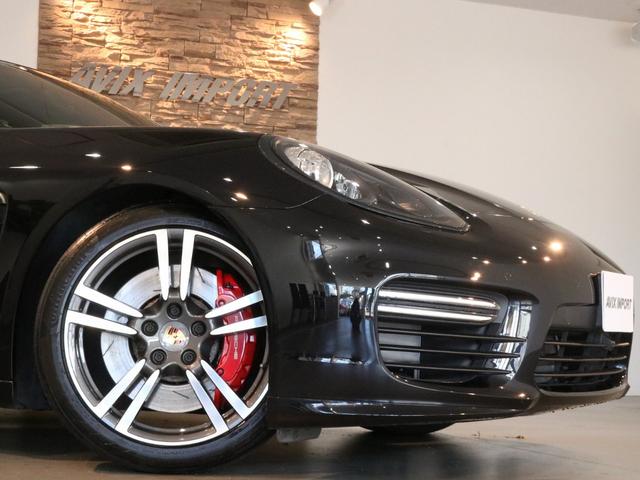 パナメーラ ＧＴＳ　Ｖ８　後期最終　右Ｈ正規Ｄ車　スポーツクロノＰＫＧ　黒／赤ツートンレザーインテリア　シートヒーター＆ベンチレーター　カーボンインテリア　ナビ地　ＢＯＳＥ　全周Ｃ＆ＰＡＳ　エントリーＤ　電動Ｒゲート　ＰＡＳＭエアサス　スポエグ　赤キャリパー　純正２０ＡＷ（5枚目）