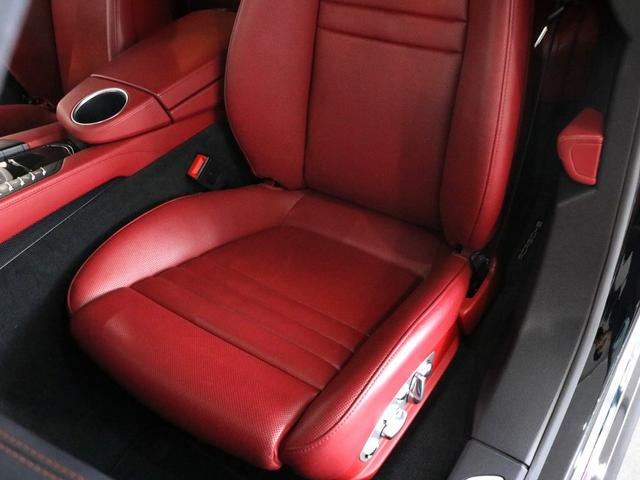 パナメーラ ＧＴＳ　Ｖ８　後期最終　右Ｈ正規Ｄ車　スポーツクロノＰＫＧ　黒／赤ツートンレザーインテリア　シートヒーター＆ベンチレーター　カーボンインテリア　ナビ地　ＢＯＳＥ　全周Ｃ＆ＰＡＳ　エントリーＤ　電動Ｒゲート　ＰＡＳＭエアサス　スポエグ　赤キャリパー　純正２０ＡＷ（26枚目）