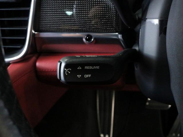 パナメーラ ＧＴＳ　Ｖ８　後期最終　右Ｈ正規Ｄ車　スポーツクロノＰＫＧ　黒／赤ツートンレザーインテリア　シートヒーター＆ベンチレーター　カーボンインテリア　ナビ地　ＢＯＳＥ　全周Ｃ＆ＰＡＳ　エントリーＤ　電動Ｒゲート　ＰＡＳＭエアサス　スポエグ　赤キャリパー　純正２０ＡＷ（30枚目）