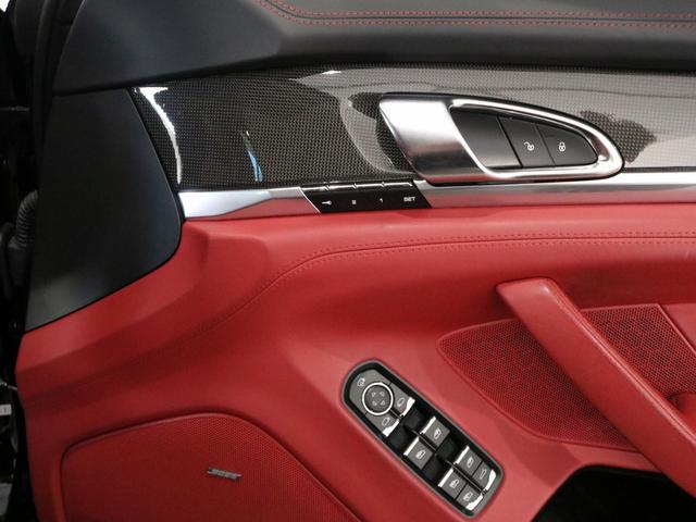 パナメーラ ＧＴＳ　Ｖ８　後期最終　右Ｈ正規Ｄ車　スポーツクロノＰＫＧ　黒／赤ツートンレザーインテリア　シートヒーター＆ベンチレーター　カーボンインテリア　ナビ地　ＢＯＳＥ　全周Ｃ＆ＰＡＳ　エントリーＤ　電動Ｒゲート　ＰＡＳＭエアサス　スポエグ　赤キャリパー　純正２０ＡＷ（35枚目）