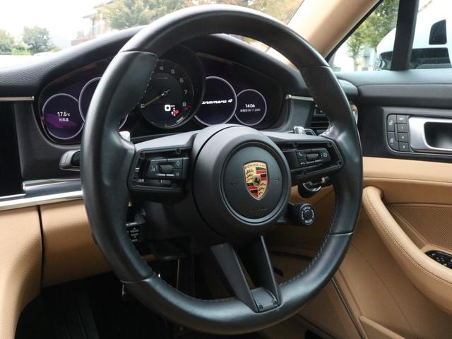 パナメーラ 4 E-ハイブリッド プラチナエディション 後期最終特別仕様 スポクロ パノラマ 黒/ベージュツートン革 5人乗 全席Sヒーター PCM BOSE 全周C&PAS ACC&LCA コンフォートA&ソフトクローズD PASMエアサス 専用テール&21AW 1オナ(4枚目)