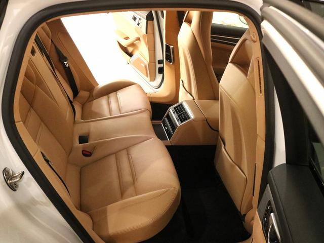 パナメーラ 4 E-ハイブリッド プラチナエディション 後期最終特別仕様 スポクロ パノラマ 黒/ベージュツートン革 5人乗 全席Sヒーター PCM BOSE 全周C&PAS ACC&LCA コンフォートA&ソフトクローズD PASMエアサス 専用テール&21AW 1オナ(18枚目)