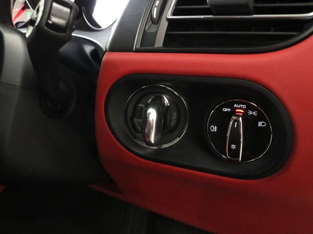 マカン マカンGTS スポーツクロノPKG(白クロノ) パノラマR 黒/赤革ツートン革 シートヒーター PCM BOSE 全周C&PAS ACC&LCA&LDW ティンテッドLEDヘッドライト 白メーター コンフォートA スポエグ 赤キャリパー 純正20AW(16枚目)