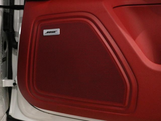 マルチファンクション付本革巻スポーツステアリング　ホワイトメーターパネル