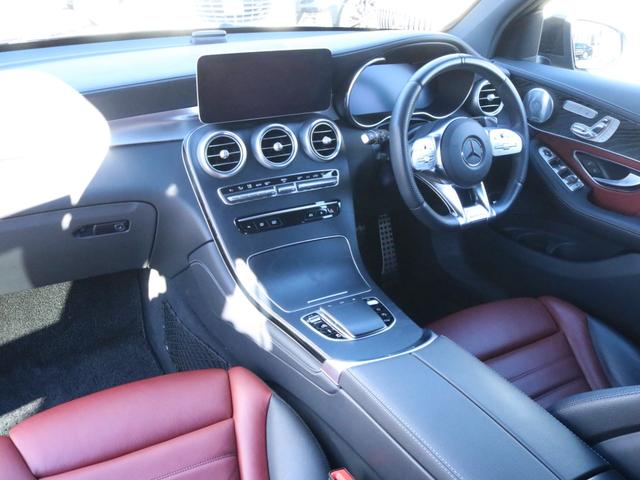 GLC GLC43 4マチック 後期型 レザーEXC-PKG パノラマSR 赤/黒革 全席シートヒーター 10.25インチディスプレイ(MBUX) Burmesterサウンド 全周カメラ&PTS HUD&レーダーセーフティPKG エアサス 純正20AW 禁煙(3枚目)