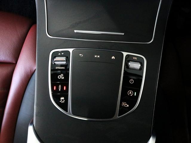 GLC GLC43 4マチック 後期型 レザーEXC-PKG パノラマSR 赤/黒革 全席シートヒーター 10.25インチディスプレイ(MBUX) Burmesterサウンド 全周カメラ&PTS HUD&レーダーセーフティPKG エアサス 純正20AW 禁煙(10枚目)