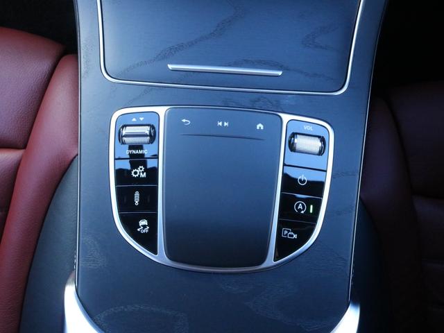 GLC GLC43 4マチック 後期型 レザーEXC-PKG パノラマSR 赤/黒革 全席シートヒーター 10.25インチディスプレイ(MBUX) Burmesterサウンド 全周カメラ&PTS HUD&レーダーセーフティPKG エアサス 純正20AW 禁煙(13枚目)