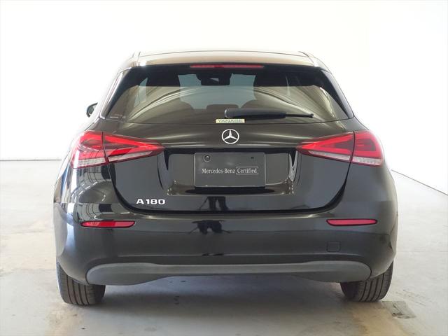 Ａクラス Ａ１８０　ナビゲーションパッケージ　Ｂｌｕｅｔｏｏｔｈ接続　ＥＴＣ　ＬＥＤヘッドライト　ＴＶ　アイドリングストップ　クルーズコントロール　コネクテッド機能　トランクスルー　ナビ　バックモニター　フロアマット（3枚目）