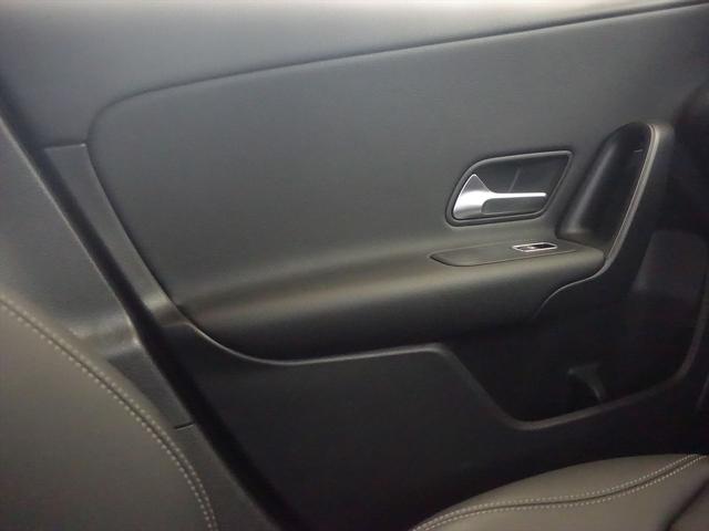 Ａクラス Ａ１８０　ナビゲーションパッケージ　Ｂｌｕｅｔｏｏｔｈ接続　ＥＴＣ　ＬＥＤヘッドライト　ＴＶ　アイドリングストップ　クルーズコントロール　コネクテッド機能　トランクスルー　ナビ　バックモニター　フロアマット（14枚目）