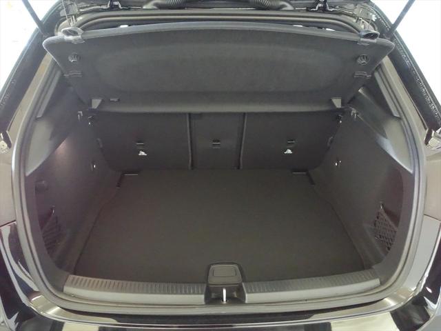 Ａクラス Ａ１８０　ナビゲーションパッケージ　Ｂｌｕｅｔｏｏｔｈ接続　ＥＴＣ　ＬＥＤヘッドライト　ＴＶ　アイドリングストップ　クルーズコントロール　コネクテッド機能　トランクスルー　ナビ　バックモニター　フロアマット（24枚目）