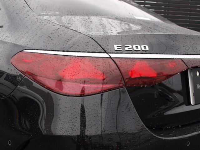 Ｅクラス Ｅ２００　アバンギャルド　ＡＭＧラインパッケージ　レザーエクスクルーシブパッケージ　アドバンスドパッケージ　デジタルインテリアパッケージ　Ｂｌｕｅｔｏｏｔｈ接続　ＥＴＣ　ＬＥＤヘッドライト　ＴＶ　アイドリングストップ（35枚目）