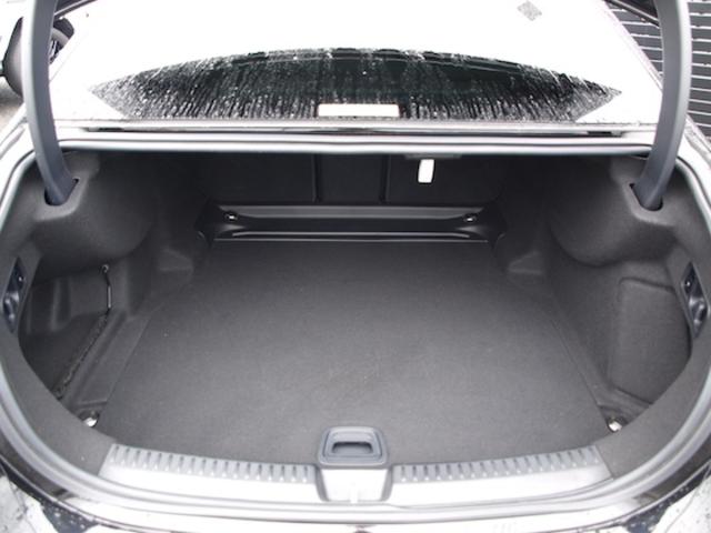 Ｅクラス Ｅ２００　アバンギャルド　ＡＭＧラインパッケージ　レザーエクスクルーシブパッケージ　アドバンスドパッケージ　デジタルインテリアパッケージ　Ｂｌｕｅｔｏｏｔｈ接続　ＥＴＣ　ＬＥＤヘッドライト　ＴＶ　アイドリングストップ（37枚目）