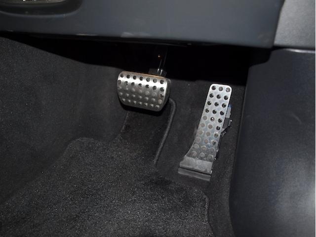 Eクラスステーションワゴン E200 ステーションワゴン アバンギャルド AMGラインパッケージ レザーエクスクルーシブパッケージ アドバンスドパッケージ デジタルインテリアパッケージ Bluetooth接続 ETC LEDヘッドライト TV アイドリングストップ(17枚目)