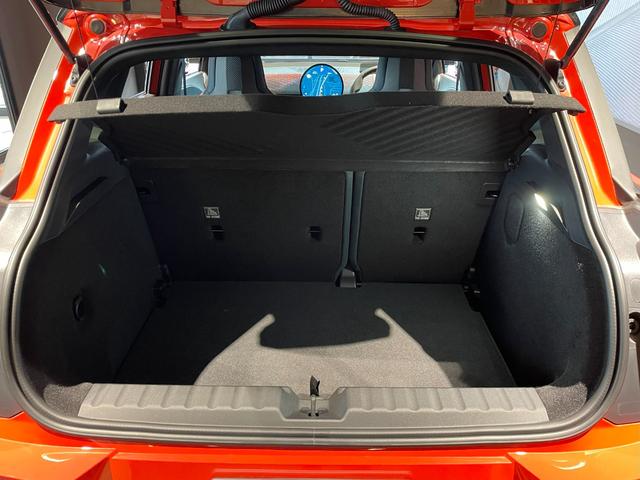 ＭＩＮＩ エースマンＳＥ　フェイバリット・トリム　認定中古車　２年保証　フェイバードトリム　ヘッドアップディスプレイ　１９インチＡＷ　Ｈａｒｍａｎ／Ｋａｒｄｏｎ　アクティブクルーズコントロール　全周囲カメラ　衝突軽減　車線逸脱　ステアリングヒーター（14枚目）