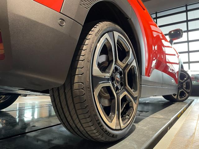 ＭＩＮＩ エースマンＳＥ　フェイバリット・トリム　認定中古車　２年保証　フェイバードトリム　ヘッドアップディスプレイ　１９インチＡＷ　Ｈａｒｍａｎ／Ｋａｒｄｏｎ　アクティブクルーズコントロール　全周囲カメラ　衝突軽減　車線逸脱　ステアリングヒーター（21枚目）