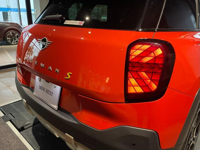ＭＩＮＩ エースマンＳＥ　フェイバリット・トリム　認定中古車　２年保証　フェイバードトリム　ヘッドアップディスプレイ　１９インチＡＷ　Ｈａｒｍａｎ／Ｋａｒｄｏｎ　アクティブクルーズコントロール　全周囲カメラ　衝突軽減　車線逸脱　ステアリングヒーター（26枚目）