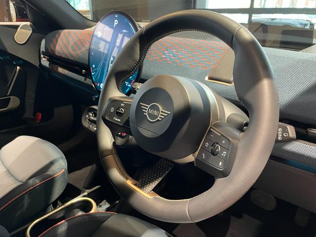 ＭＩＮＩ エースマンＳＥ　フェイバリット・トリム　認定中古車　２年保証　フェイバードトリム　ヘッドアップディスプレイ　１９インチＡＷ　Ｈａｒｍａｎ／Ｋａｒｄｏｎ　アクティブクルーズコントロール　全周囲カメラ　衝突軽減　車線逸脱　ステアリングヒーター（31枚目）