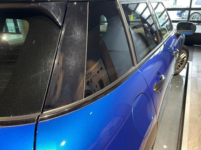 ＭＩＮＩ クーパーＳ　フェイバリット・トリム　認定中古車　２年保証　フェイバードトリム　１７インチＡＷ　Ｈａｒｍａｎ／Ｋａｒｄｏｎ　ステアリングヒーター　ヘッドアップディスプレイ　アクティブクルーズコントロール　全周囲カメラ　衝突軽減　車線逸脱（21枚目）