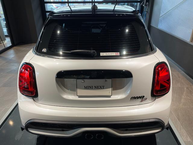 ＭＩＮＩ クーパーＳＤプレミアム＋パッケージクラシック・トリム　認定中古車　２年保証　１７インチＡＷ　アクティブクルーズコントロール　フロントシートヒーター　リヤカメラ　前後センサー　ＬＥＤヘッドライト　衝突軽減　車線逸脱　コンフォートアクセス　純正ＨＤＤナビ（8枚目）