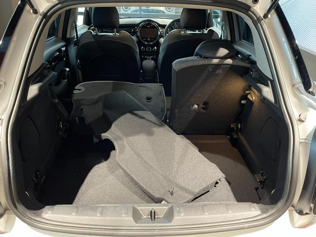 ＭＩＮＩ クーパーＳＤプレミアム＋パッケージクラシック・トリム　認定中古車　２年保証　１７インチＡＷ　アクティブクルーズコントロール　フロントシートヒーター　リヤカメラ　前後センサー　ＬＥＤヘッドライト　衝突軽減　車線逸脱　コンフォートアクセス　純正ＨＤＤナビ（16枚目）