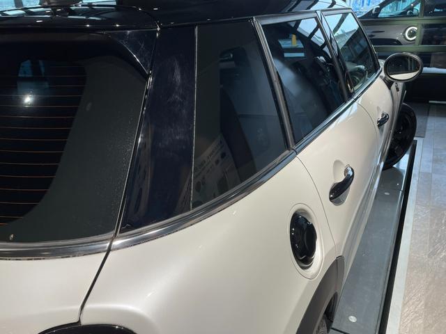 ＭＩＮＩ クーパーＳＤプレミアム＋パッケージクラシック・トリム　認定中古車　２年保証　１７インチＡＷ　アクティブクルーズコントロール　フロントシートヒーター　リヤカメラ　前後センサー　ＬＥＤヘッドライト　衝突軽減　車線逸脱　コンフォートアクセス　純正ＨＤＤナビ（24枚目）