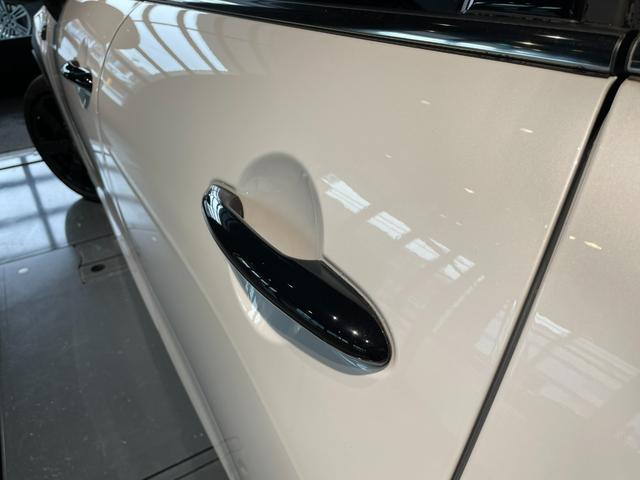 ＭＩＮＩ クーパーＳＤプレミアム＋パッケージクラシック・トリム　認定中古車　２年保証　１７インチＡＷ　アクティブクルーズコントロール　フロントシートヒーター　リヤカメラ　前後センサー　ＬＥＤヘッドライト　衝突軽減　車線逸脱　コンフォートアクセス　純正ＨＤＤナビ（25枚目）