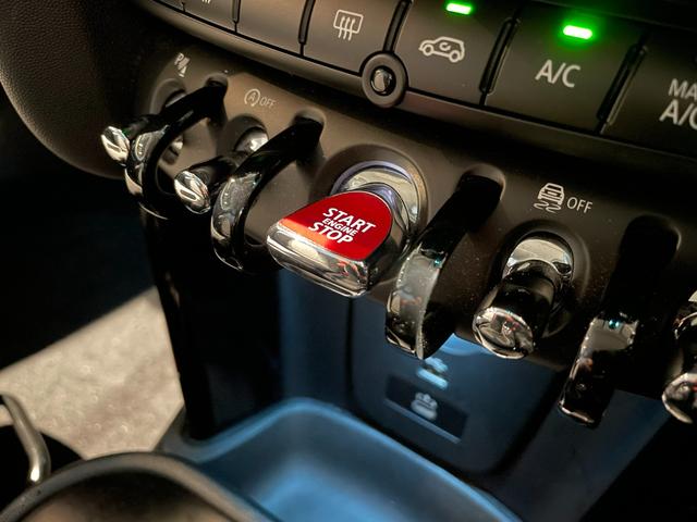 ＭＩＮＩ クーパーＳＤプレミアム＋パッケージクラシック・トリム　認定中古車　２年保証　１７インチＡＷ　アクティブクルーズコントロール　フロントシートヒーター　リヤカメラ　前後センサー　ＬＥＤヘッドライト　衝突軽減　車線逸脱　コンフォートアクセス　純正ＨＤＤナビ（33枚目）