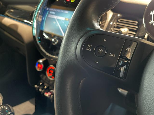 ＭＩＮＩ クーパーＳＤプレミアム＋パッケージクラシック・トリム　認定中古車　２年保証　１７インチＡＷ　アクティブクルーズコントロール　フロントシートヒーター　リヤカメラ　前後センサー　ＬＥＤヘッドライト　衝突軽減　車線逸脱　コンフォートアクセス　純正ＨＤＤナビ（34枚目）