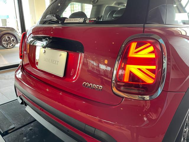 ＭＩＮＩ クーパー　プレミアムプラスパッケージクラシックトリム　認定中古車　２年保証　１６インチＡＷ　ナビ非装着　スポーツシート　社外レザーシートカバー　フロントシートヒーター　クルーズコントロール　リヤカメラ　前後センサー　衝突軽減　ＬＥＤヘッドライト（28枚目）