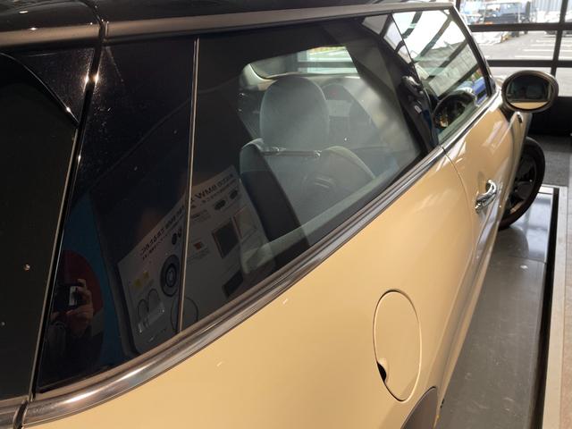 ＭＩＮＩ クーパー　クラシック・トリム　認定中古車　２年保証　純正ＨＤＤナビゲーション　１６インチＡＷ　クルーズコントロール　リヤカメラ　前後センサー　ＬＥＤヘッドライト　衝突警告　車線逸脱　ＵＳＢ　コンフォートアクセス（24枚目）