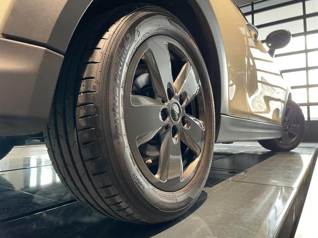 ＭＩＮＩ クーパー　クラシック・トリム　認定中古車　２年保証　純正ＨＤＤナビゲーション　１６インチＡＷ　クルーズコントロール　リヤカメラ　前後センサー　ＬＥＤヘッドライト　衝突警告　車線逸脱　ＵＳＢ　コンフォートアクセス（25枚目）