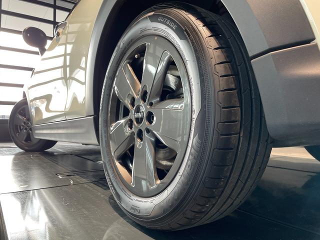 ＭＩＮＩ クーパー　クラシック・トリム　認定中古車　２年保証　純正ＨＤＤナビゲーション　１６インチＡＷ　クルーズコントロール　リヤカメラ　前後センサー　ＬＥＤヘッドライト　衝突警告　車線逸脱　ＵＳＢ　コンフォートアクセス（27枚目）