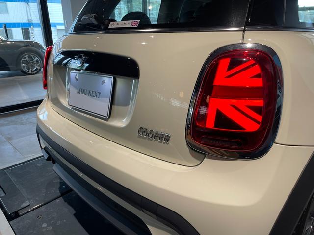 ＭＩＮＩ クーパー　クラシック・トリム　認定中古車　２年保証　純正ＨＤＤナビゲーション　１６インチＡＷ　クルーズコントロール　リヤカメラ　前後センサー　ＬＥＤヘッドライト　衝突警告　車線逸脱　ＵＳＢ　コンフォートアクセス（30枚目）
