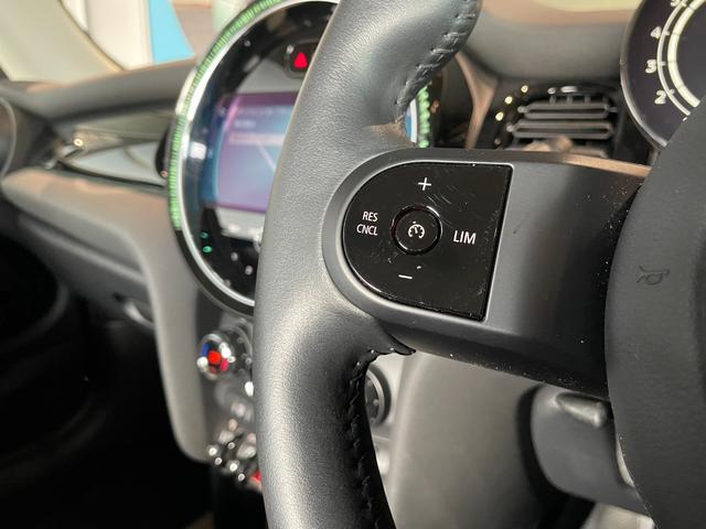 ＭＩＮＩ クーパー　クラシック・トリム　認定中古車　２年保証　純正ＨＤＤナビゲーション　１６インチＡＷ　クルーズコントロール　リヤカメラ　前後センサー　ＬＥＤヘッドライト　衝突警告　車線逸脱　ＵＳＢ　コンフォートアクセス（31枚目）