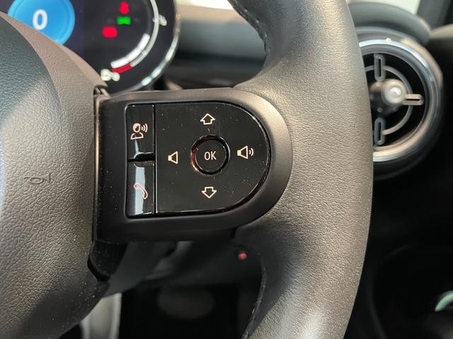 ＭＩＮＩ クーパー　クラシック・トリム　認定中古車　２年保証　純正ＨＤＤナビゲーション　１６インチＡＷ　クルーズコントロール　リヤカメラ　前後センサー　ＬＥＤヘッドライト　衝突警告　車線逸脱　ＵＳＢ　コンフォートアクセス（33枚目）