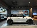 ＭＩＮＩ クーパーＳＤプレミアム＋パッケージクラシック・トリム　認定中古車　２年保証　１７インチＡＷ　アクティブクルーズコントロール　フロントシートヒーター　リヤカメラ　前後センサー　ＬＥＤヘッドライト　衝突軽減　車線逸脱　コンフォートアクセス　純正ＨＤＤナビ（6枚目）