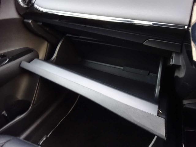 カローラフィールダー ハイブリッドＧ　ダブルバイビー　トヨタセーフティーセンスＣ　ナビ　テレビ　ＤＶＤ　Ｂｌｕｅｔｏｏｔｈ　バックカメラ　ＥＴＣ　シートヒーター　ハーフレザーシート　ＬＥＤヘッドライト　フォグ　クリアランスソナー　アイドリングストップ（39枚目）