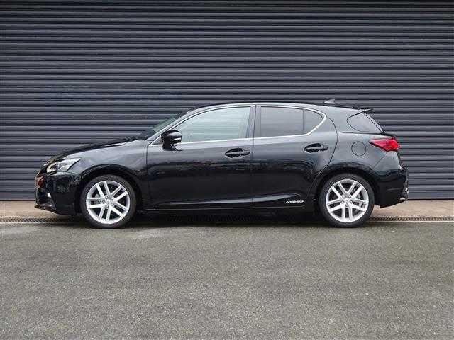 CT CT200h バージョンL 本革パワーシート シートヒーター LEDヘッドライト レーダークルーズコントロール 衝突被害軽減ブレーキ レーンキープ パーキングアシスト ETC バックカメラ(8枚目)