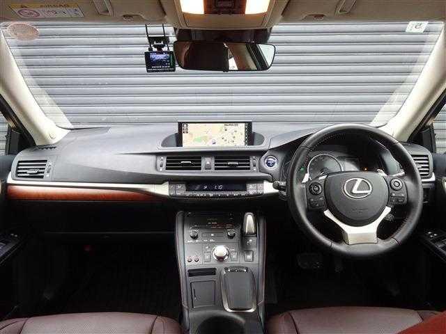 CT CT200h バージョンL 本革パワーシート シートヒーター LEDヘッドライト レーダークルーズコントロール 衝突被害軽減ブレーキ レーンキープ パーキングアシスト ETC バックカメラ(17枚目)