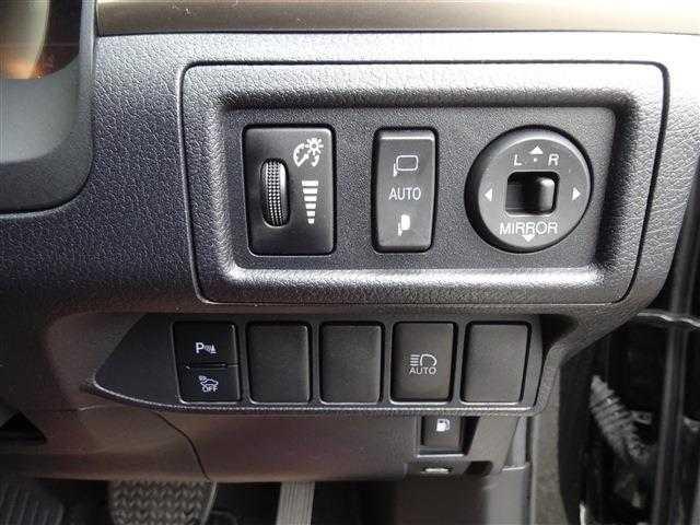 CT CT200h バージョンL 本革パワーシート シートヒーター LEDヘッドライト レーダークルーズコントロール 衝突被害軽減ブレーキ レーンキープ パーキングアシスト ETC バックカメラ(22枚目)