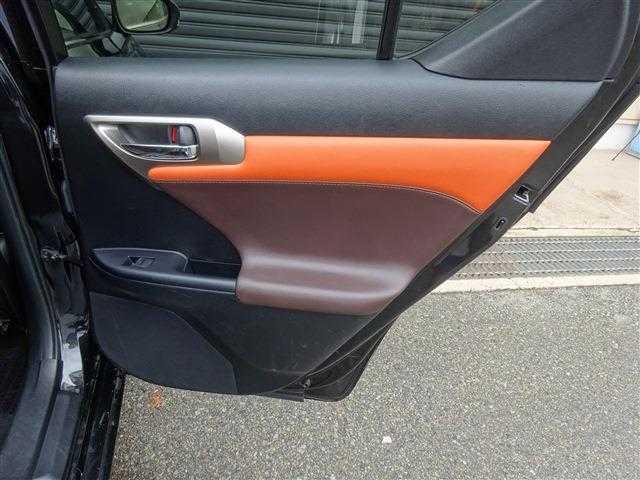 CT CT200h バージョンL 本革パワーシート シートヒーター LEDヘッドライト レーダークルーズコントロール 衝突被害軽減ブレーキ レーンキープ パーキングアシスト ETC バックカメラ(29枚目)