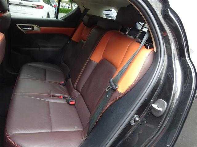 CT CT200h バージョンL 本革パワーシート シートヒーター LEDヘッドライト レーダークルーズコントロール 衝突被害軽減ブレーキ レーンキープ パーキングアシスト ETC バックカメラ(34枚目)