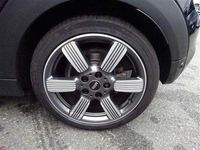 ＭＩＮＩ クーパーＳ　６０イヤーズエディション　衝突被害軽減ブレーキ　オートクルーズコントロール　パーキングアシスト　バックカメラ　アイドリングストップ　ＬＥＤヘッドライト　レザーシート　ＥＴＣ　ナビ（11枚目）